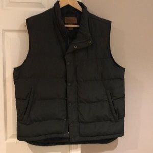 Dark green unisex puffer vest